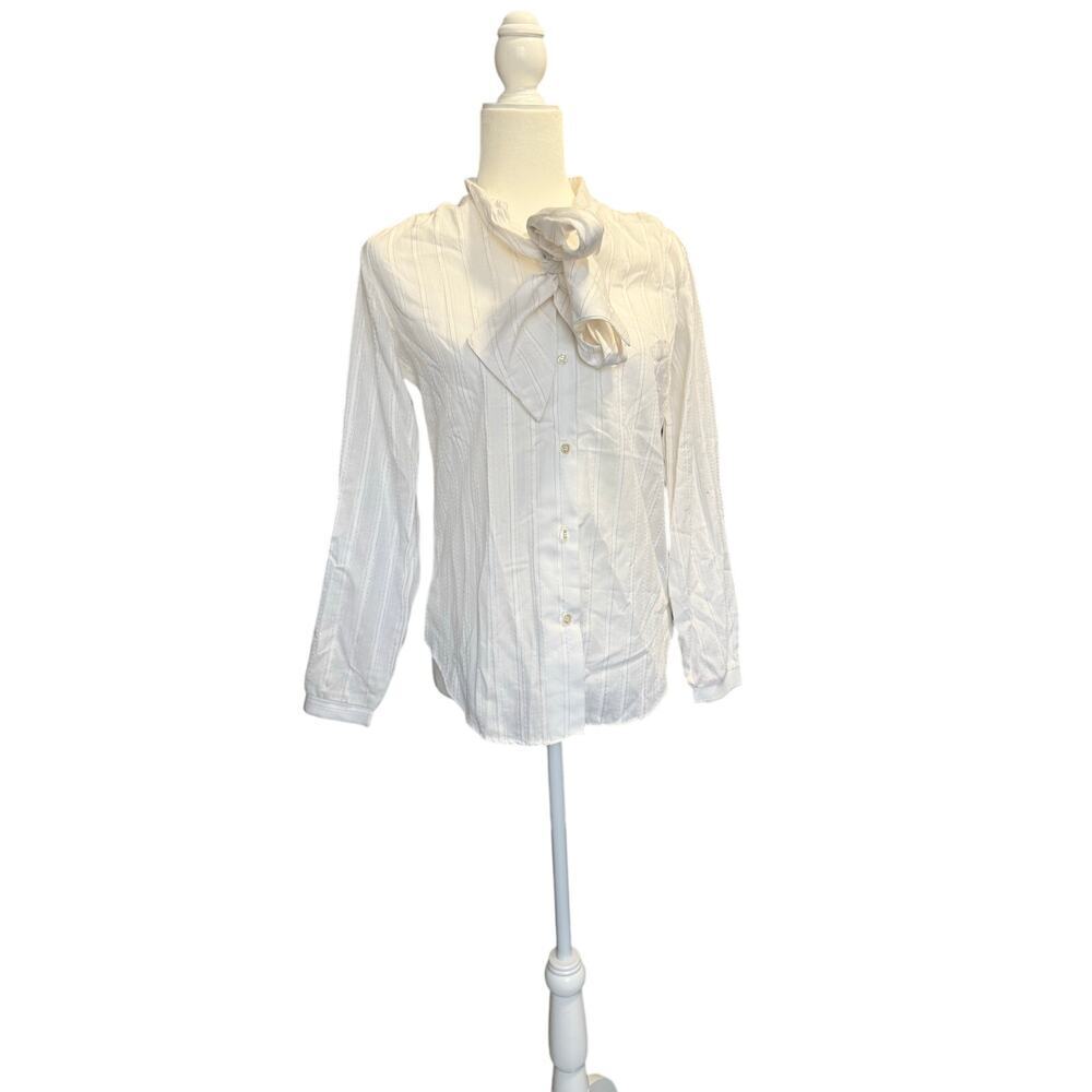 LAURA MAE Vintage White Blouse With Ascot Bow and Subtle Metalic Threads Size 12